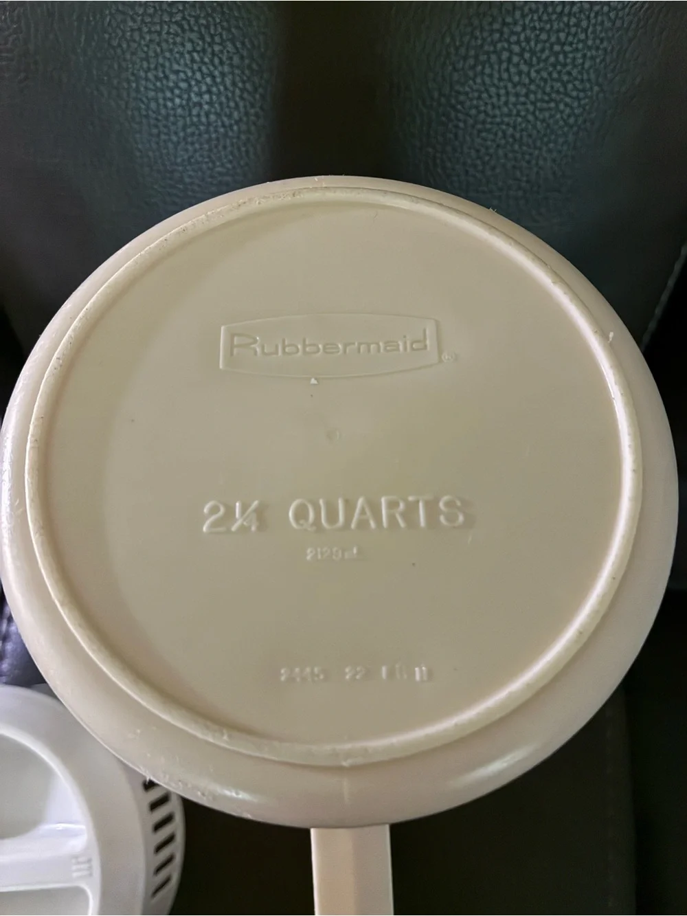 Rubbermaid Almond Plastic Pitcher Jug with Handle 2 1/4 Quarts